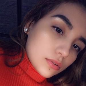 Meet your Posher, Isabella